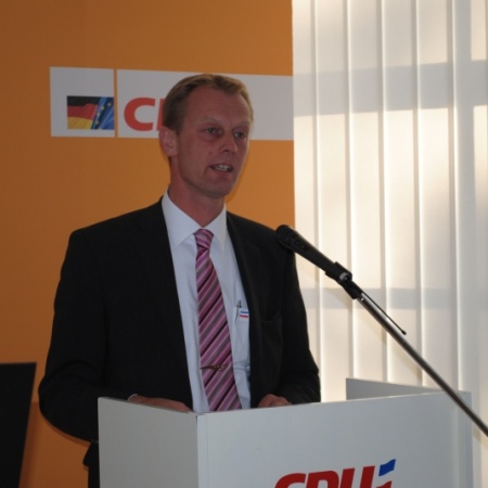 Der CDU- Kreisvorsitzende von Schleswig-Flensburg und Landtagsabgeordnete Johannes Callsen stellte in seinem Redebeitrag fest: „Das Jubiläum ist freudiger Anlass, mit Zuversicht nach vorne zu schauen, aber auch im Blick zurück mit Stolz auf das Erreichte.
