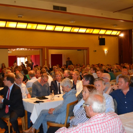 Fast 500 CDU-Mitglieder und Gäste im Tarper Landgasthof